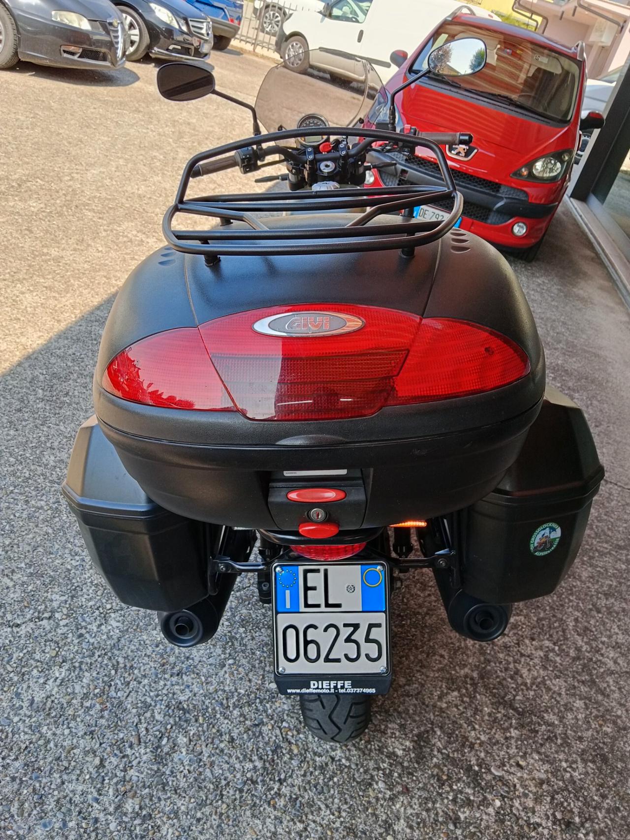 Moto Guzzi V7 III 750 Stone