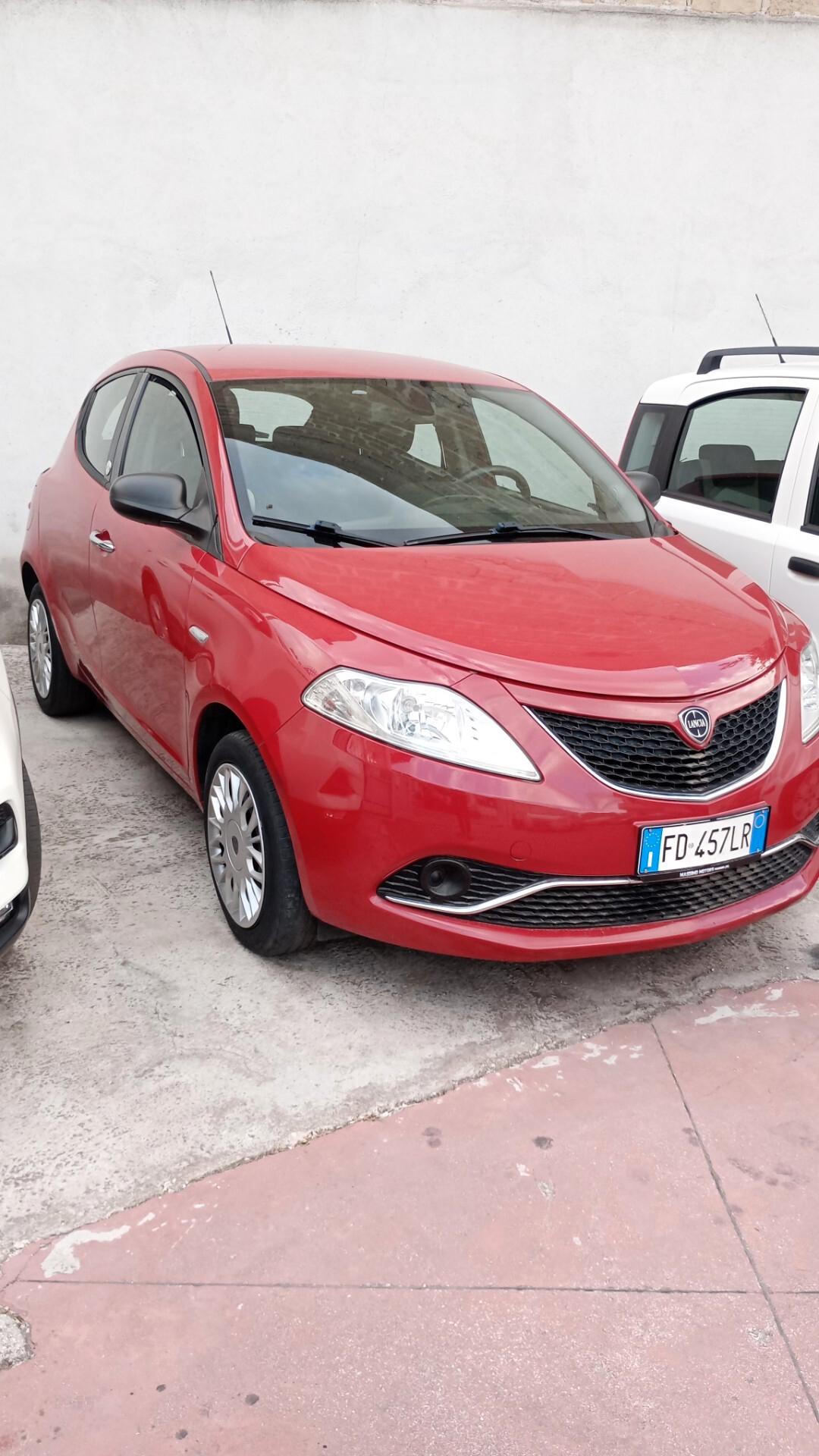 Lancia Ypsilon 1.2 69 CV 5 porte GPL Ecochic Silver
