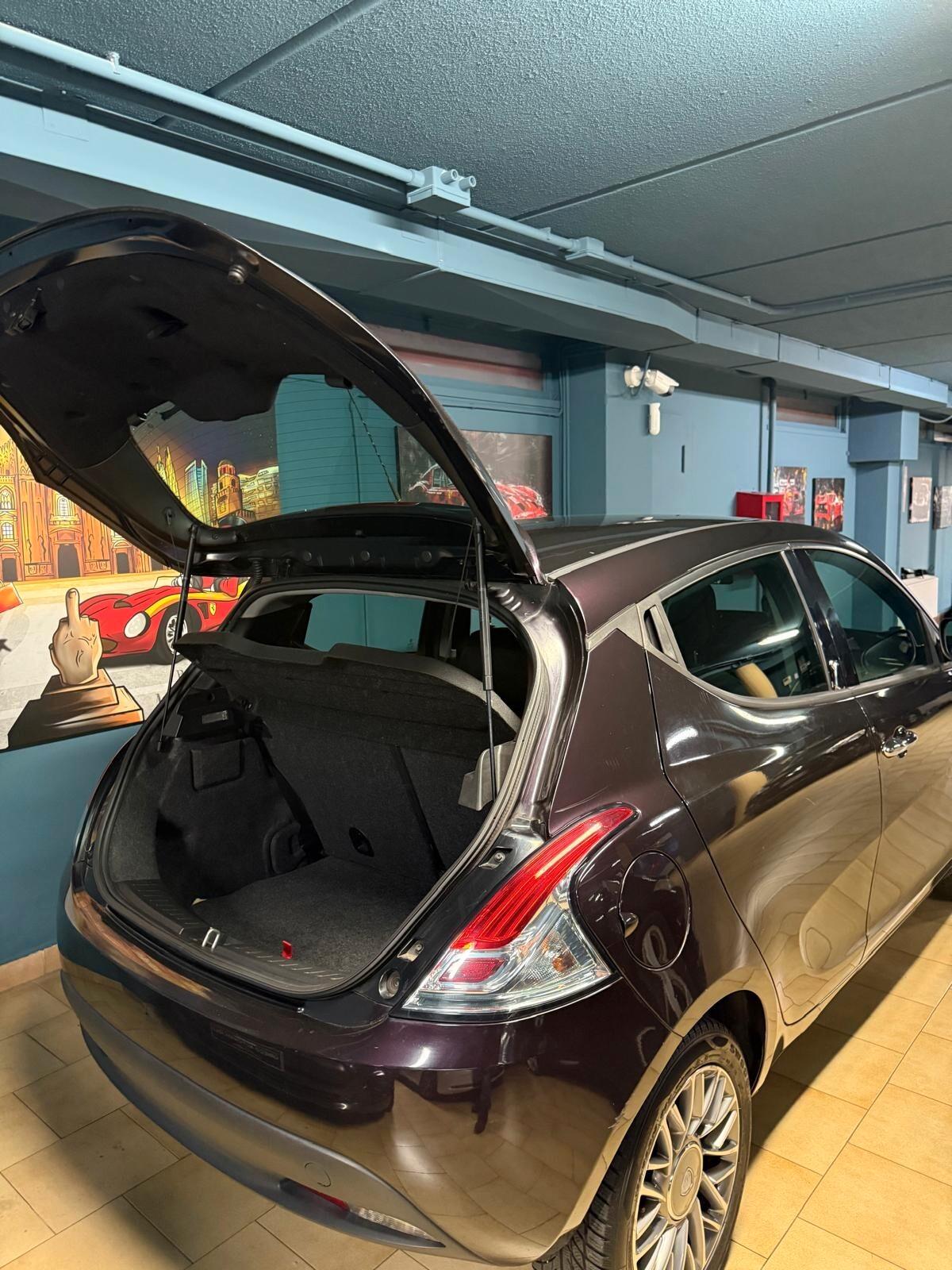 Lancia Ypsilon 1.2 69 CV 5 porte