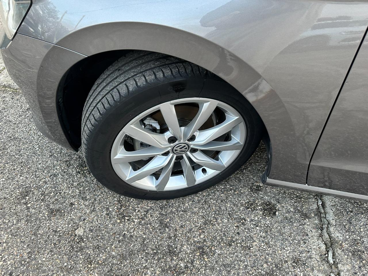 VOLKSWAGEN Golf Sportsvan 1.6 TDI DSG Highl.