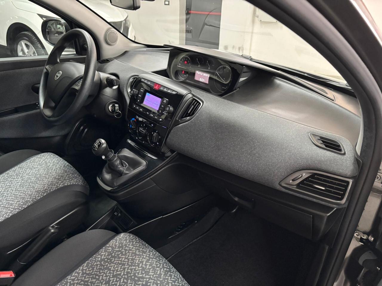 Lancia Ypsilon 1.0 FireFly 5 porte S&S Hybrid Silver Plus