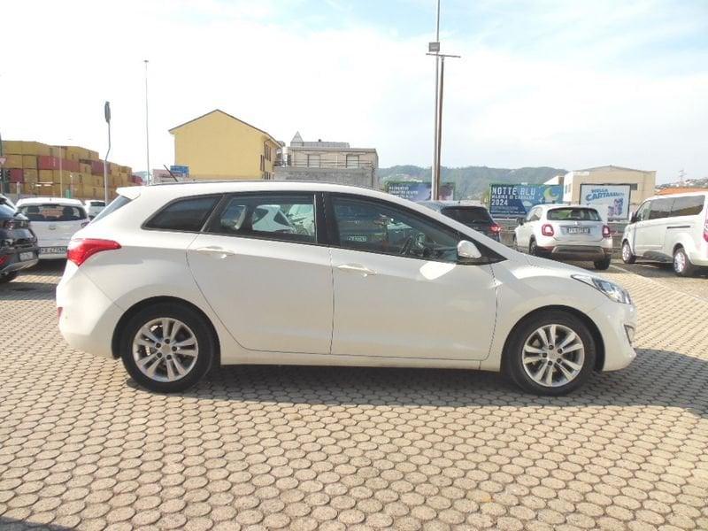 Hyundai i30 i30 Wagon 1.6 CRDi Comfort + PACK FRIZIONE NUOVA AL 100%