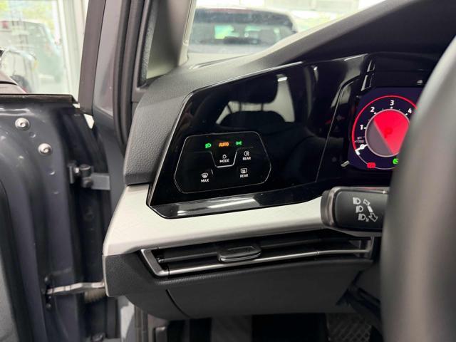 VOLKSWAGEN Golf 2.0 TDI 150 CV DSG SCR Life NAVI