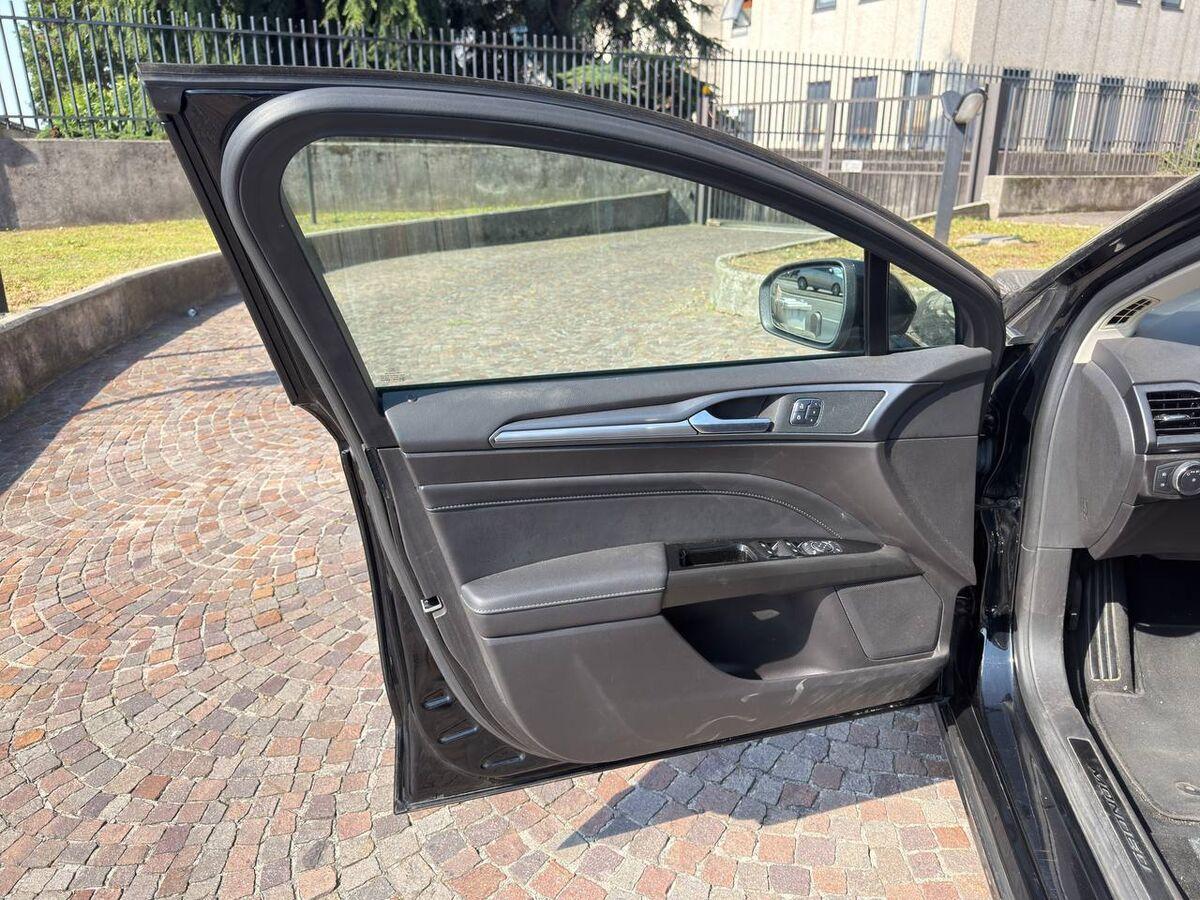 Ford Mondeo 2.0 tdci Titanium Business s&s 180cv powershift my17