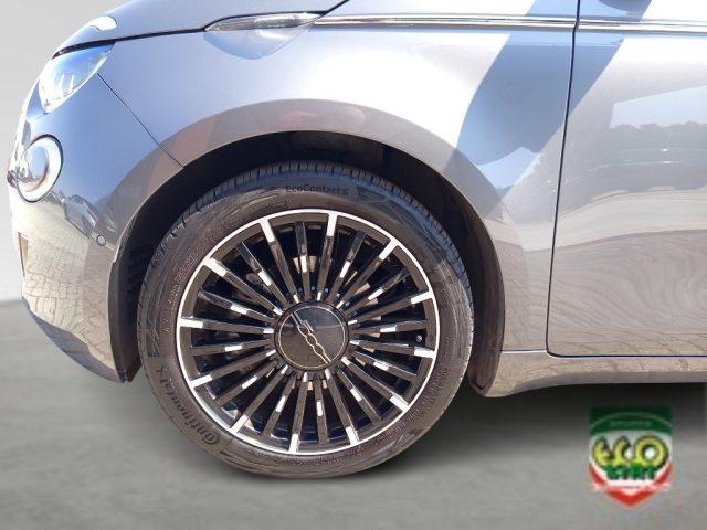 FIAT 500e Berlina 42 kWh La Prima