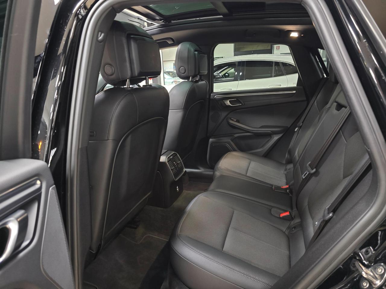 Porsche Macan 2.0 (Tetto)