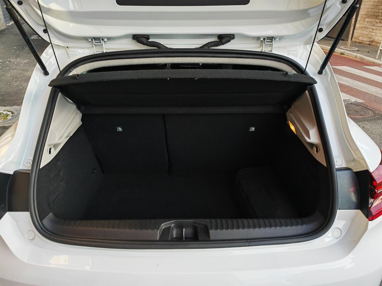 RENAULT CLIO FULL HYBRID E-TECH INITALE PARIS CV140 KW103
