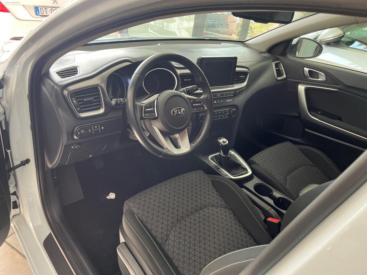 Kia Ceed 1.4 MPi GPL SW Business Class