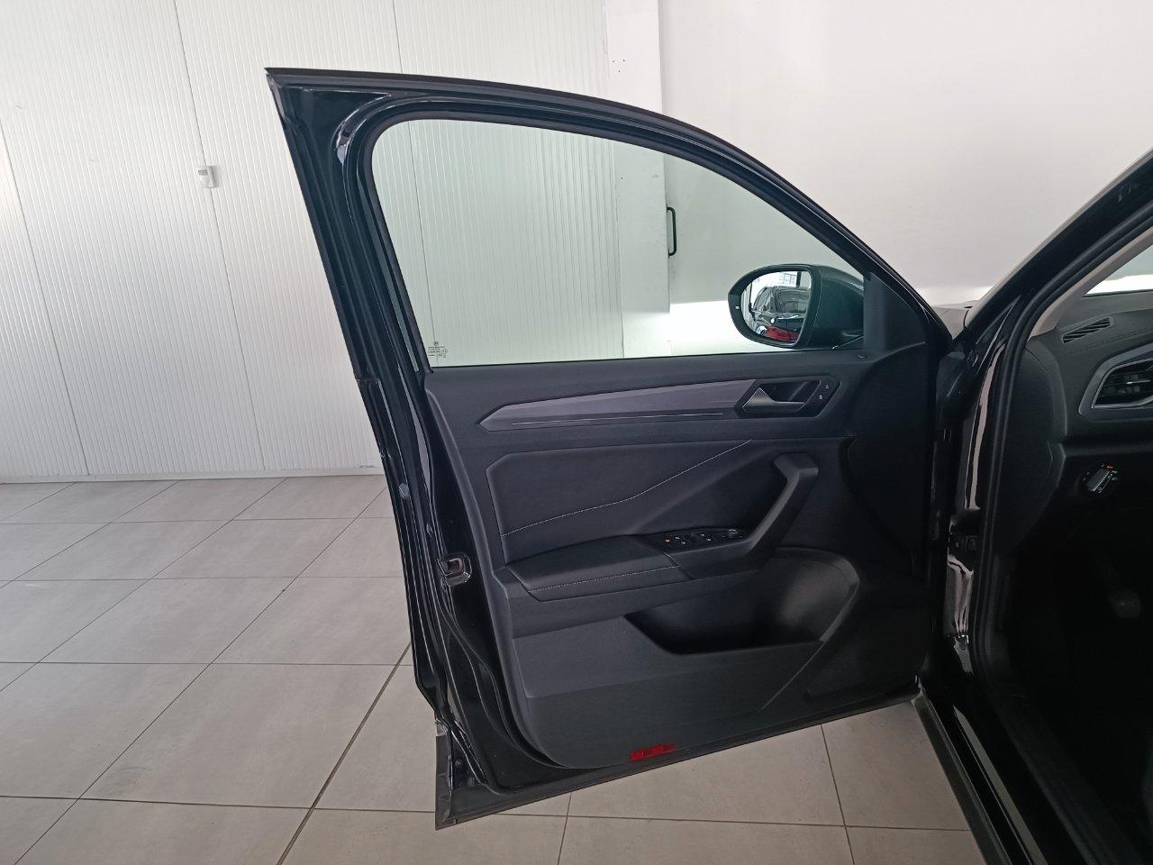 Volkswagen T-Roc 1.0 tsi STYLE 110cv UFFICIALE VOLKSWAGEN