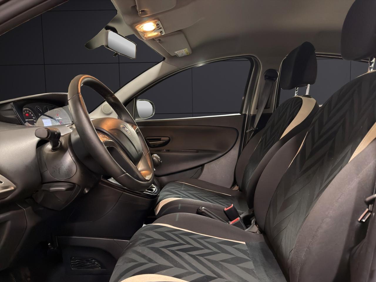 Lancia Ypsilon 1.2 69 CV 5 porte Platinum