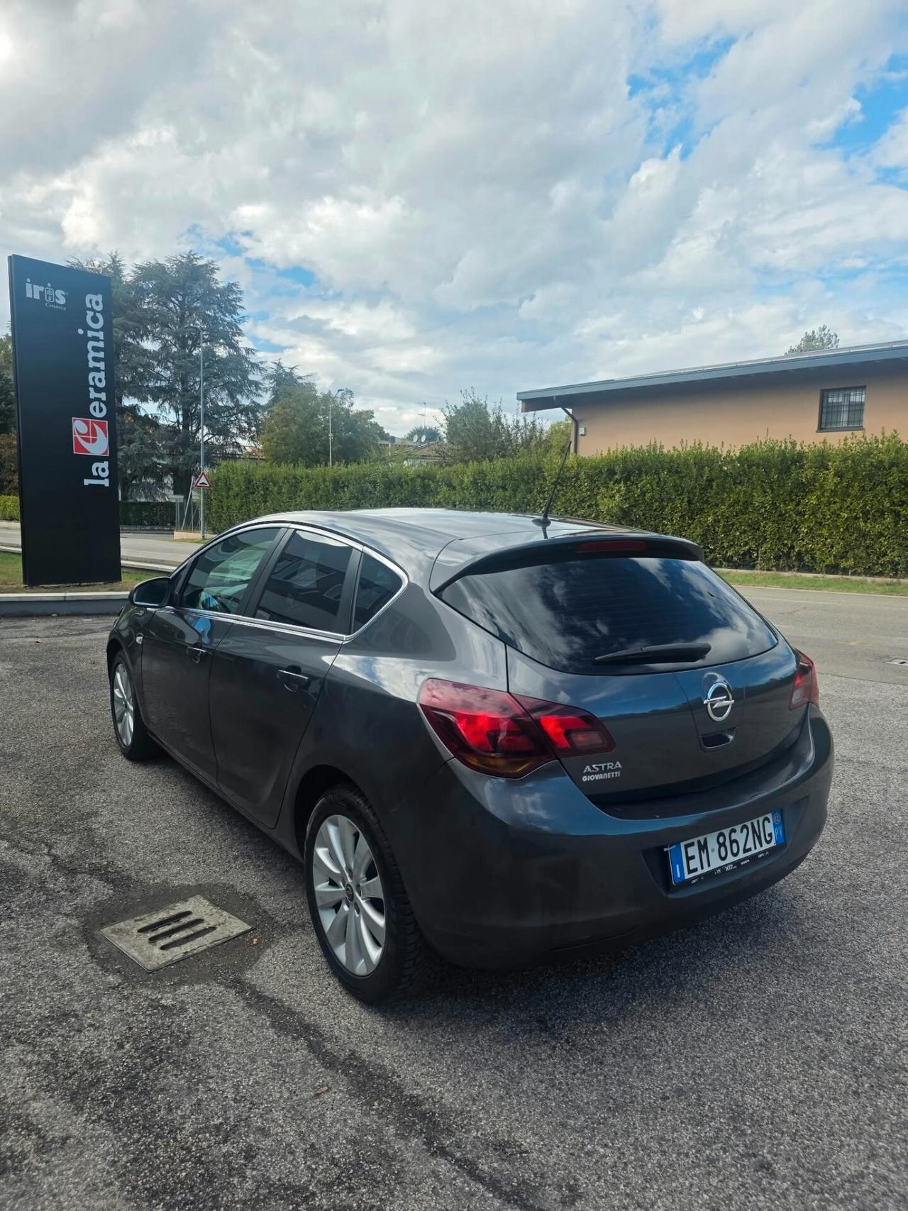 Opel Astra 1.4 100CV GPL