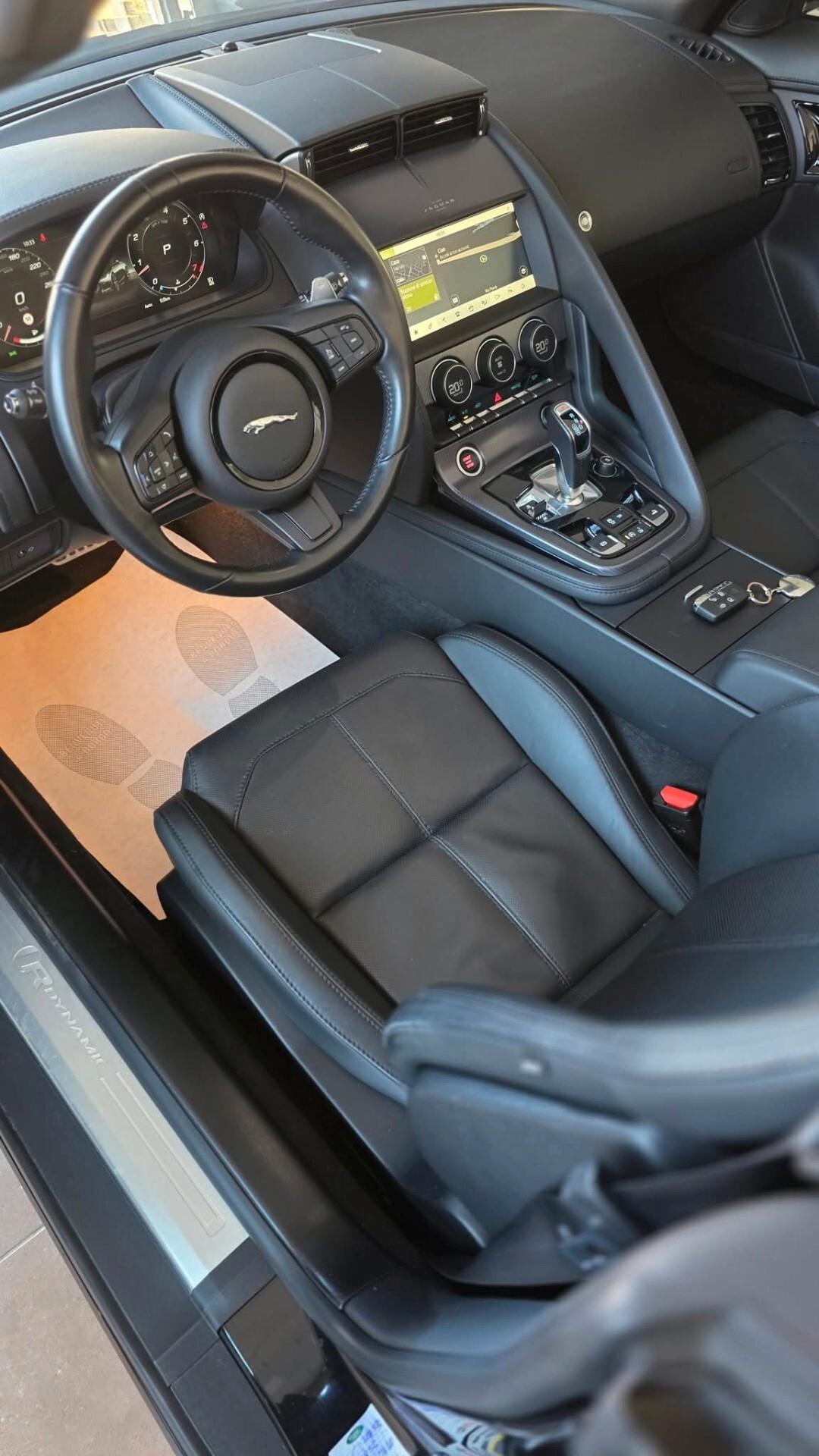 Jaguar F-Type 2.0 aut. Convertibile R-Dynamic Black