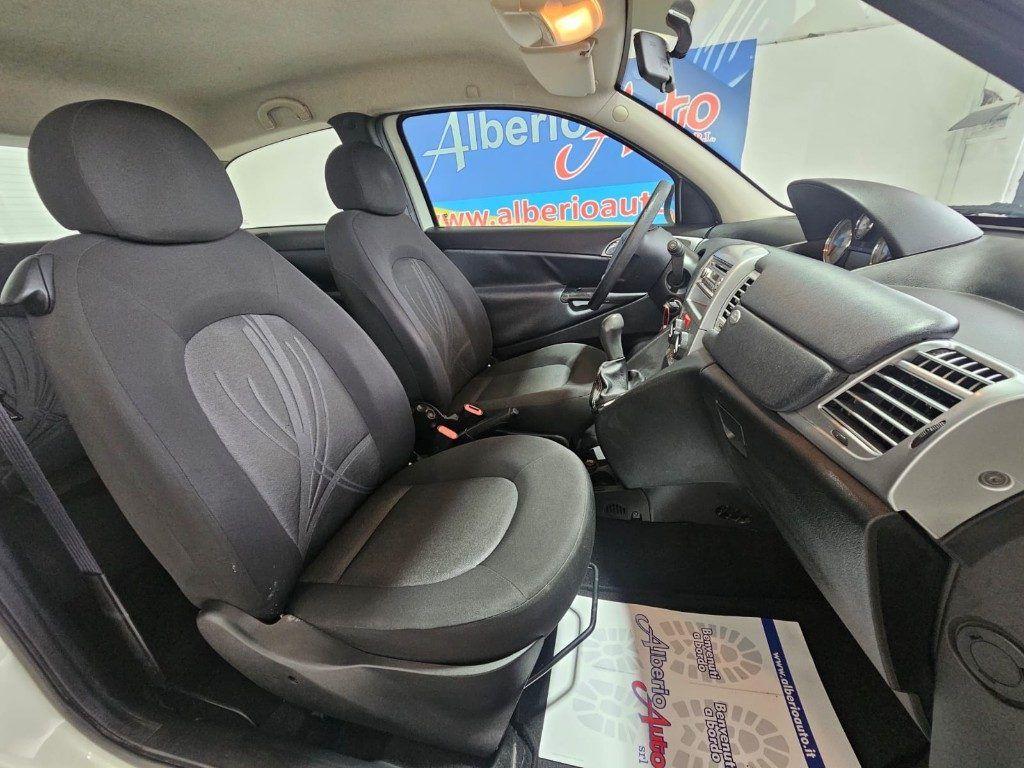 Lancia Ypsilon 1.3 MJT 75 CV Platinum