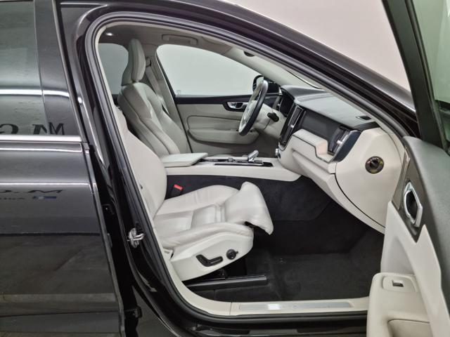 VOLVO XC60 B5 (d) AWD Geartronic Momentum Pro