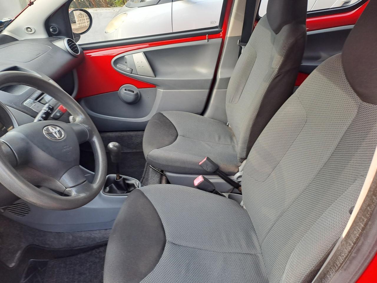 Toyota Aygo 1.0 12V VVT-i 5 porte Sol