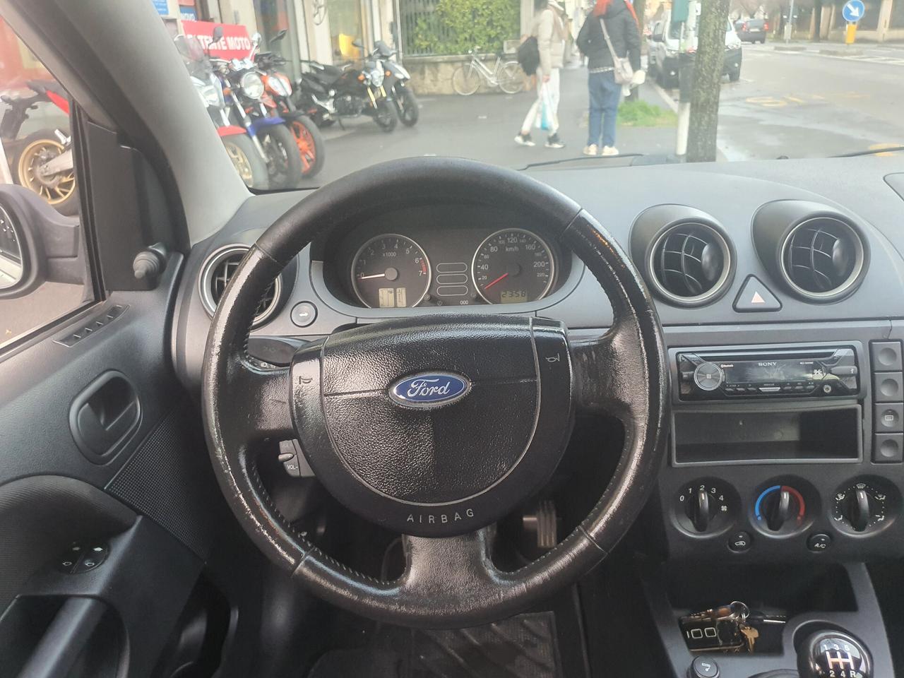 Ford Fiesta 1.2 16V 5p. Ambiente NEOPATENTATI