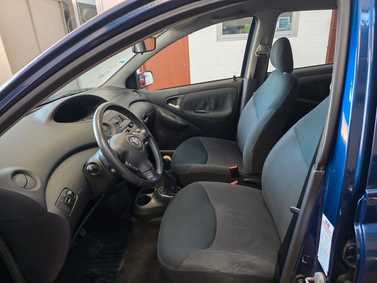 Toyota Yaris 1.0i 16V cat 5 porte Sol Blue neopat