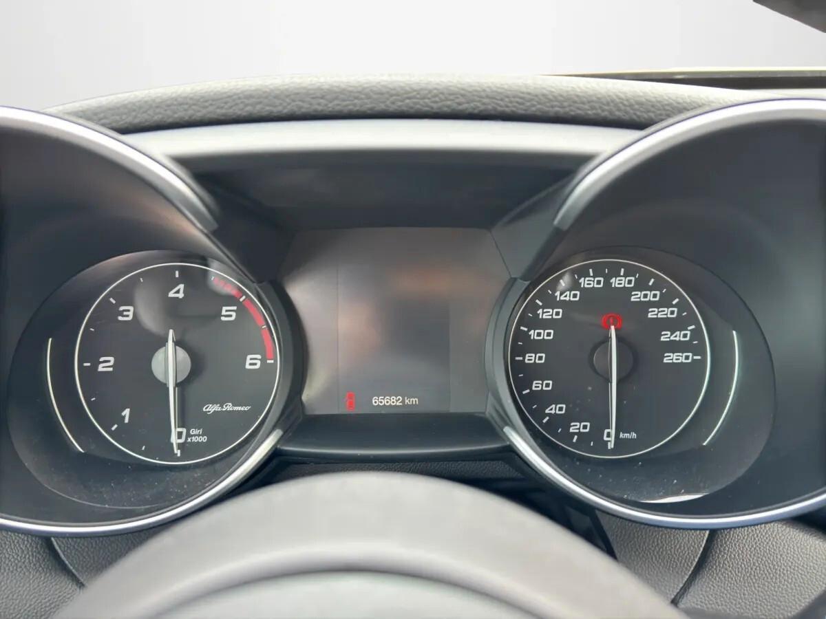 Alfa Romeo Giulia 2.2 Turbodiesel 180 CV Super