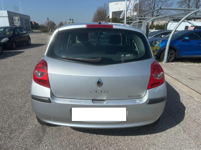 RENAULT Clio 1.2 16V 5 porte Confort