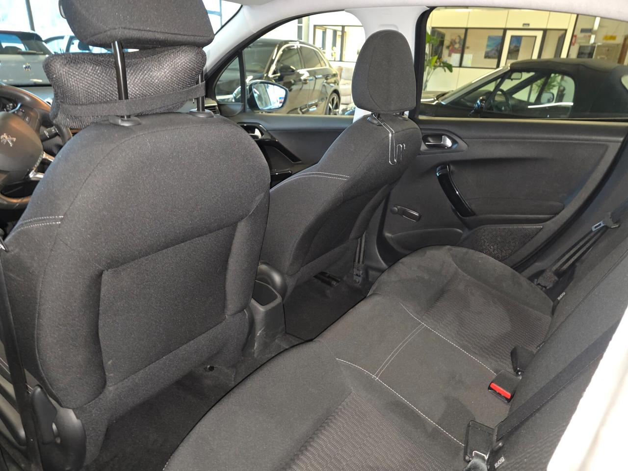 Peugeot 208 PureTech 82 5 porte Allure