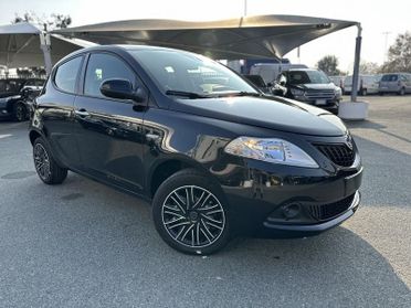 Lancia Ypsilon 1.0 FireFly 5 porte S&S Hybrid Oro