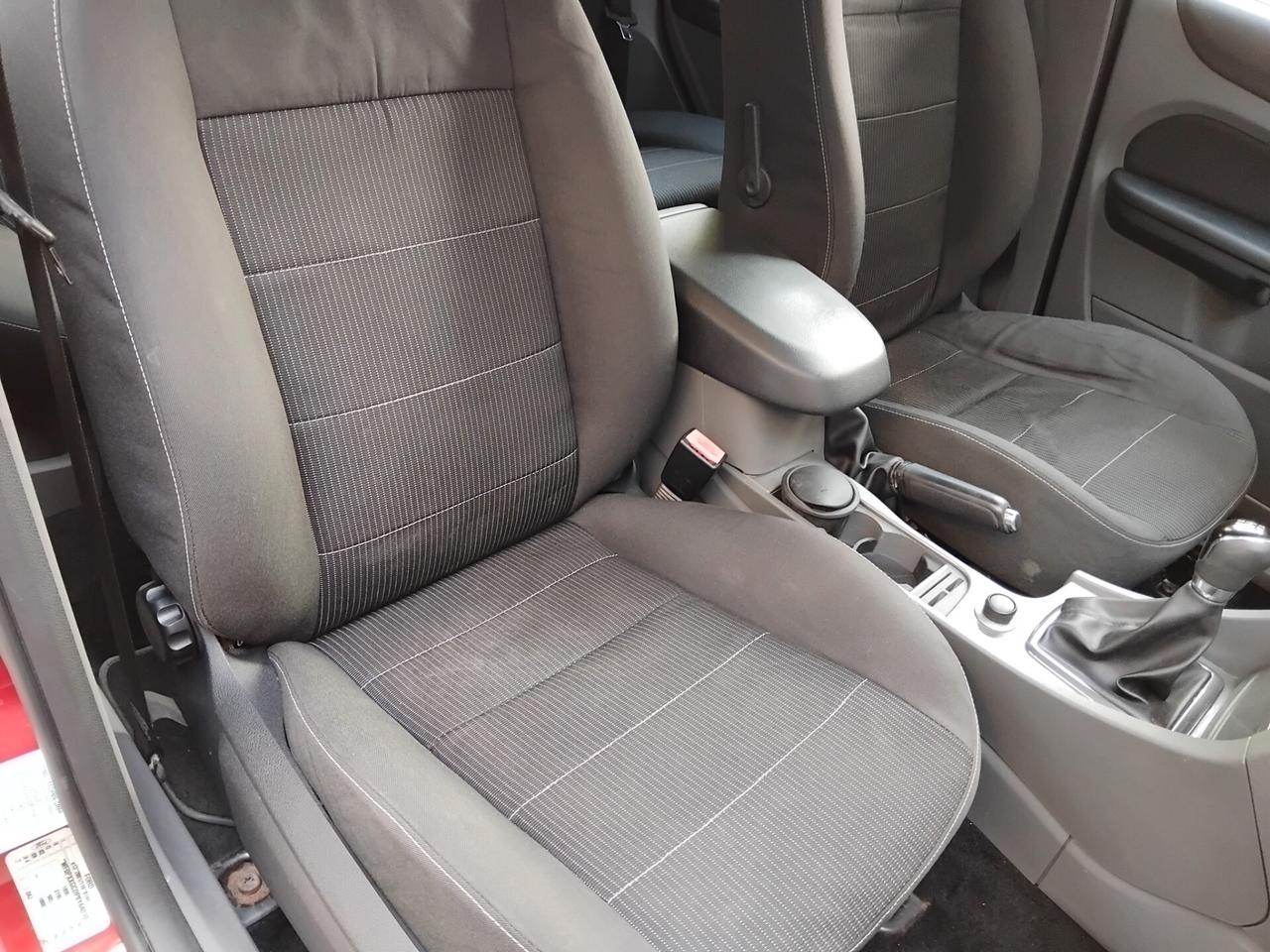 Ford Focus 2.0 gpl garanzia