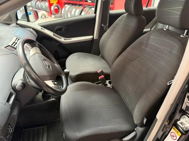 Toyota Yaris 1.0 5 porte