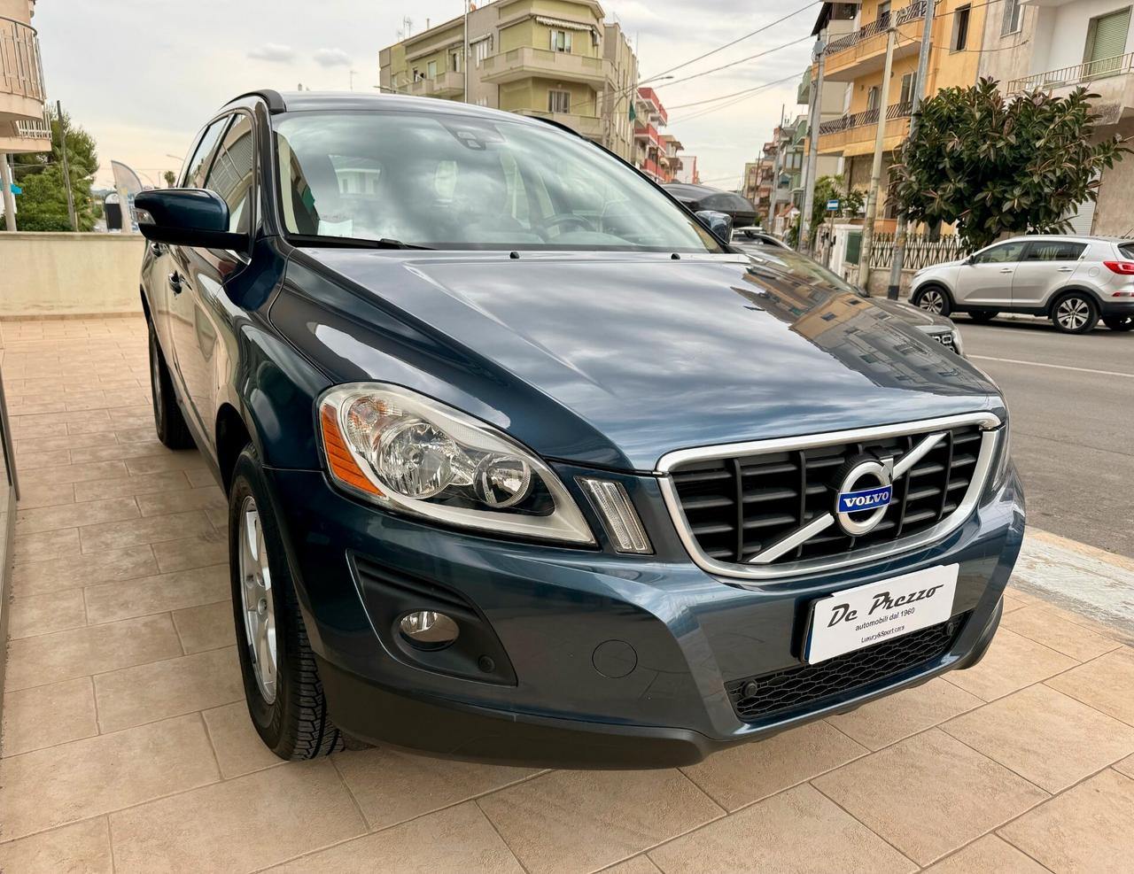 Volvo XC 60 XC60 2.4 D 175 CV FWD Geartronic Momentum