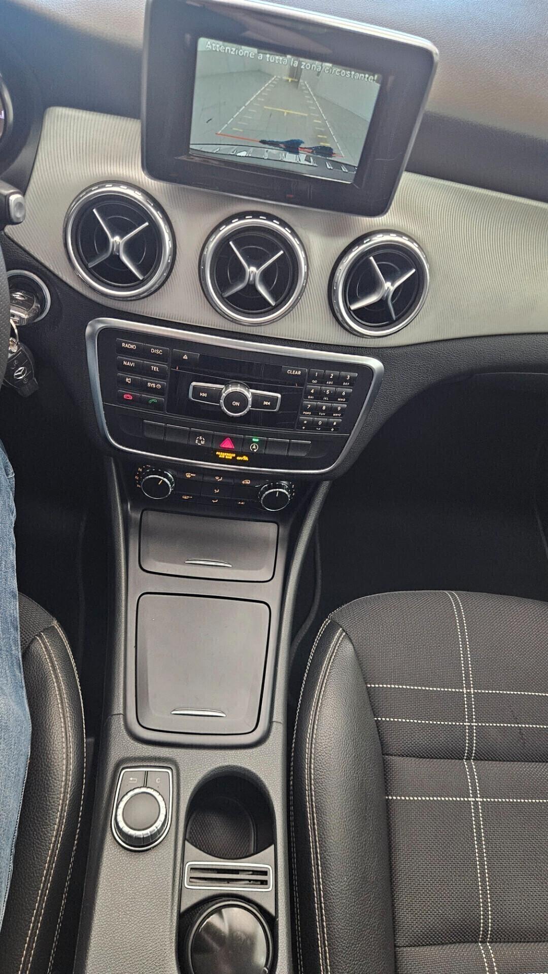 Mercedes-benz GLA 200 d Premium