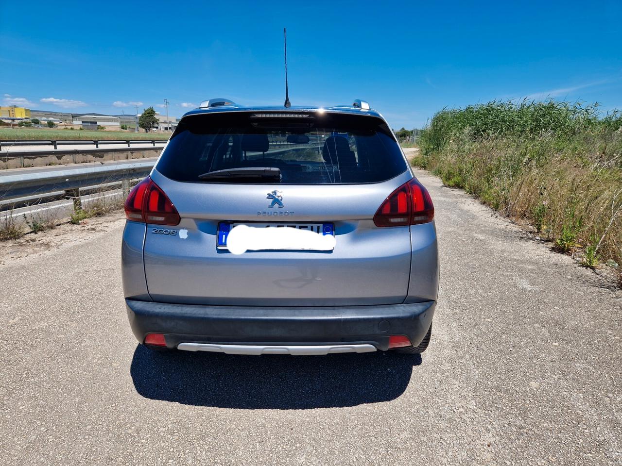 Peugeot 2008 BlueHDi 100 Allure