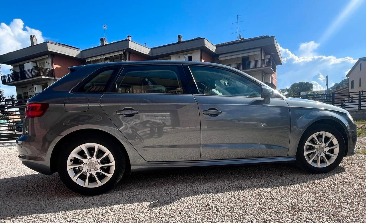 Audi A3 SPB 1.6 TDI clean diesel quattro Attraction