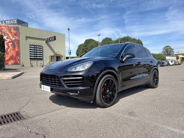 Porsche Cayenne 4.8 Turbo tiptronic