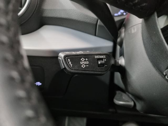 AUDI Q2 35 TFSI S tronic Identity Black