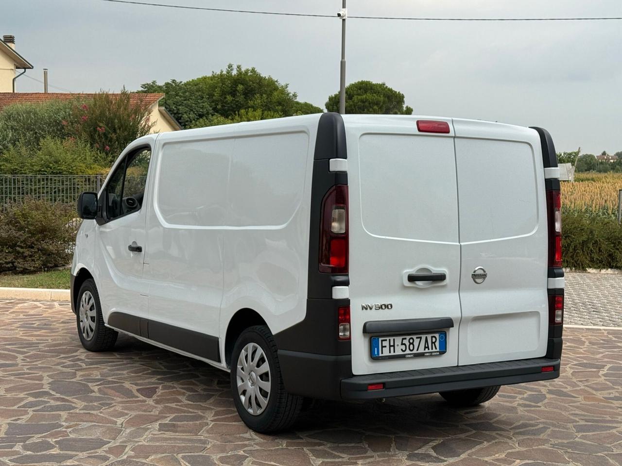 Nissan NV300 1.6 dCi 120CV - 3 POSTI -