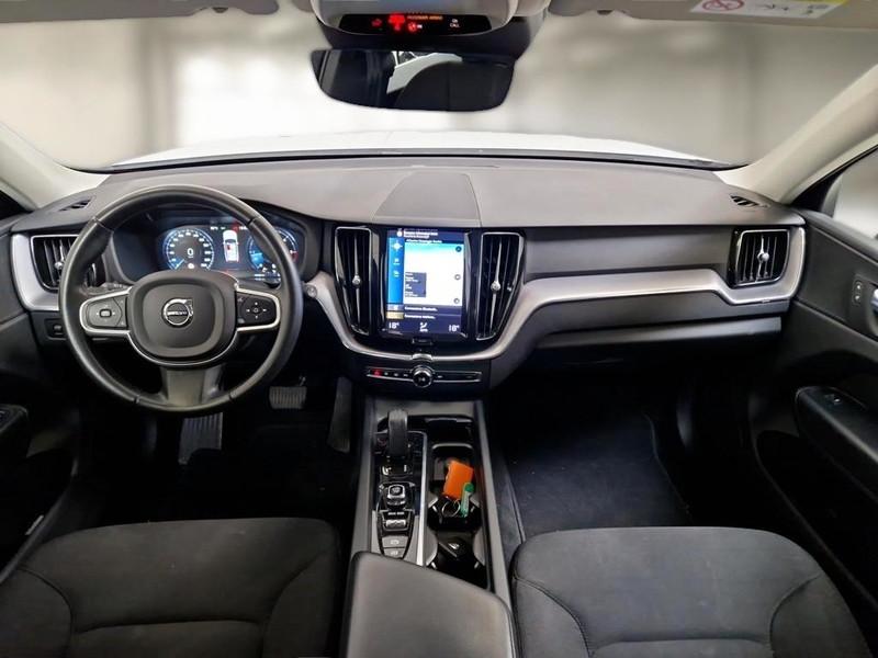 VOLVO XC60 B4 D AWD AUTOMATICO MOMENTUM PRO SUV