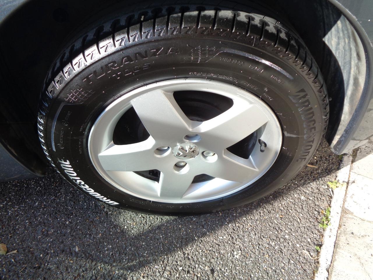 Peugeot 207 1.4 HDi 70CV 5p. ONE Line