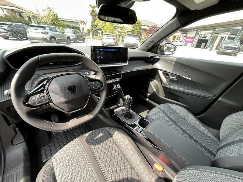 Peugeot 2008 PureTech 100 Allure NAVI + KEYLESS + CAMERA 360°