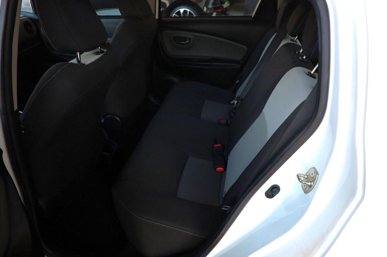 TOYOTA YARIS 1.0 5 PORTE ACTIVE neopatentati
