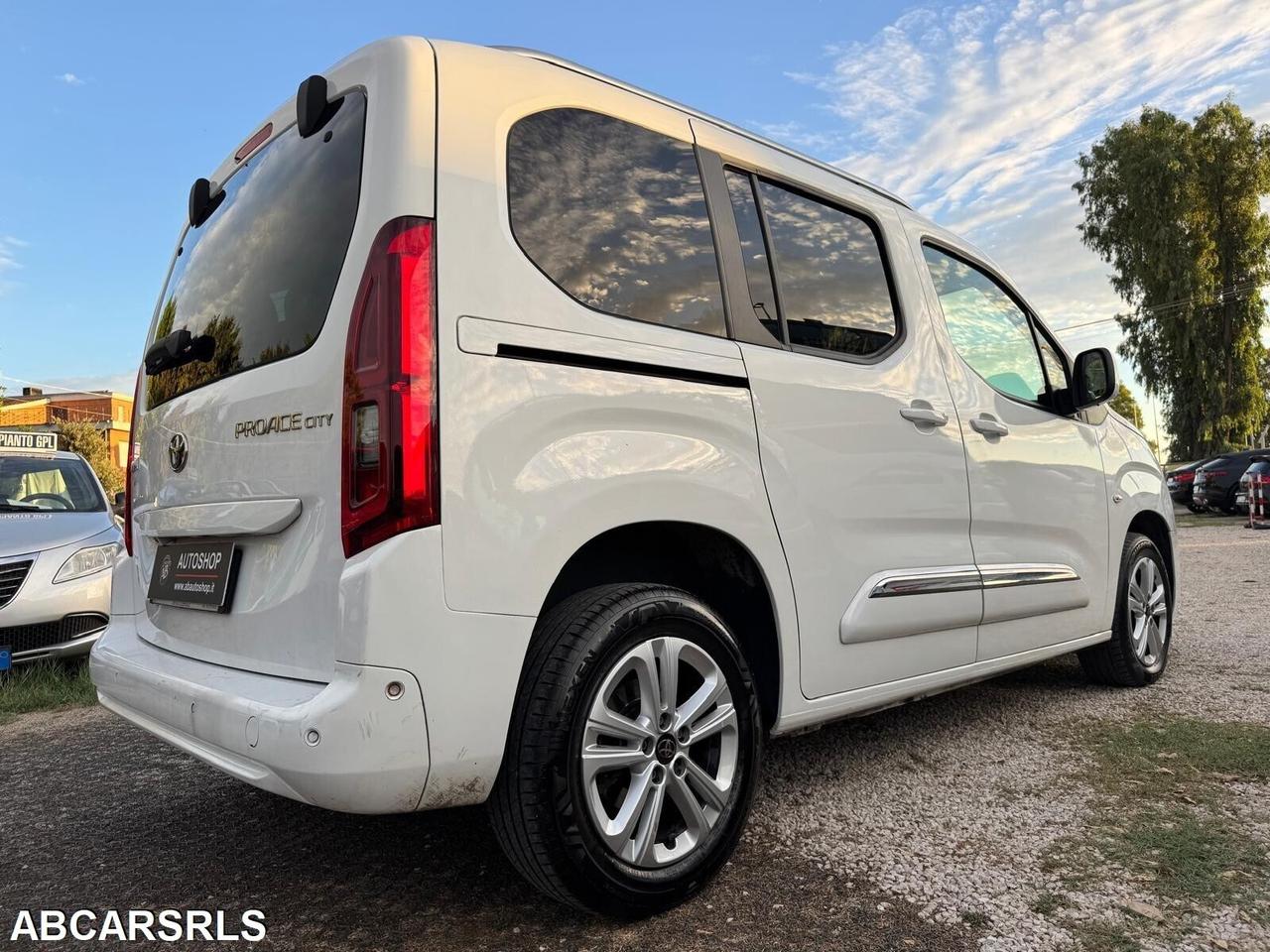 TOYOTA - Proace City Verso 1.5 - 7 POSTI - UNIPRO.- FINANZIABILE - PERMUTE