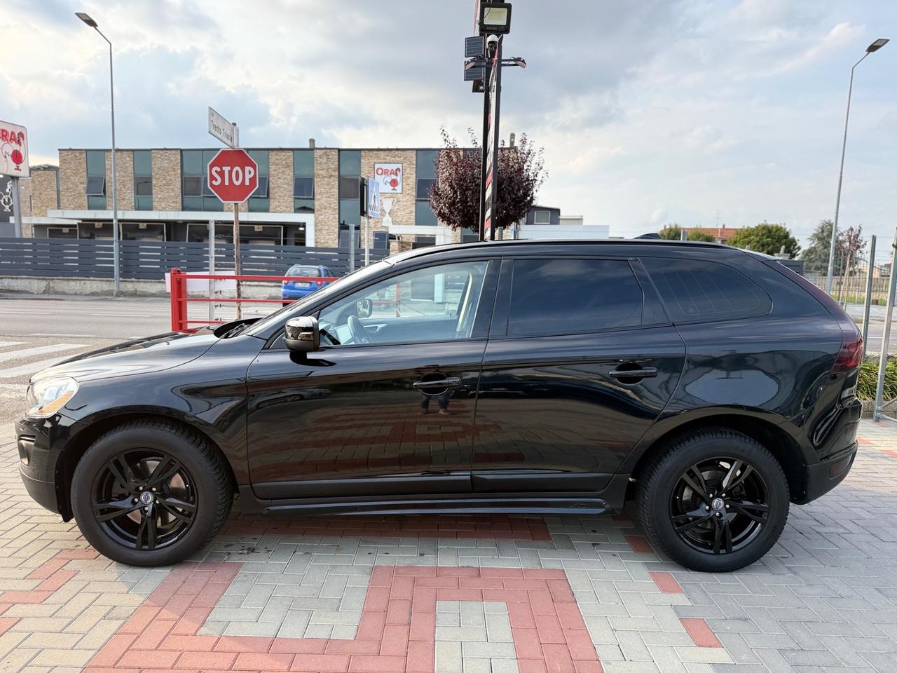 Volvo XC 60 D5 AWD Geartronic Momentum