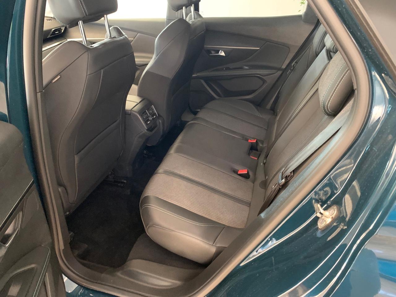 Peugeot 3008 BlueHDi 130 S&S Allure