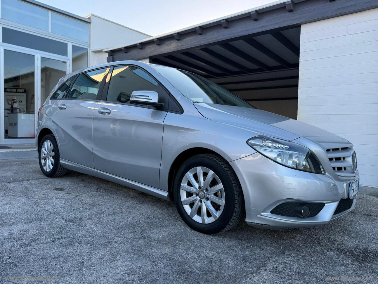 MERCEDES-BENZ B 180 d Automatic Business