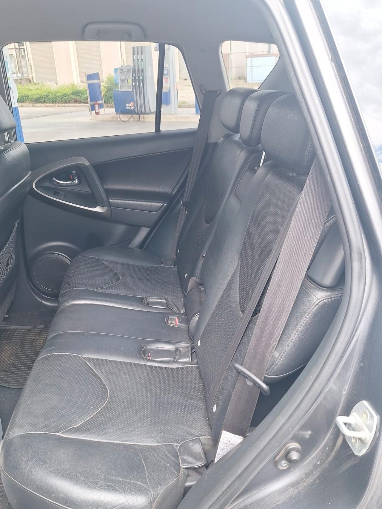 Toyota RAV 4 RAV4 2.2 D-4D 150 CV DPF Luxury