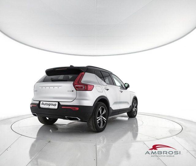 VOLVO XC40 B4 AWD Geartronic R-design