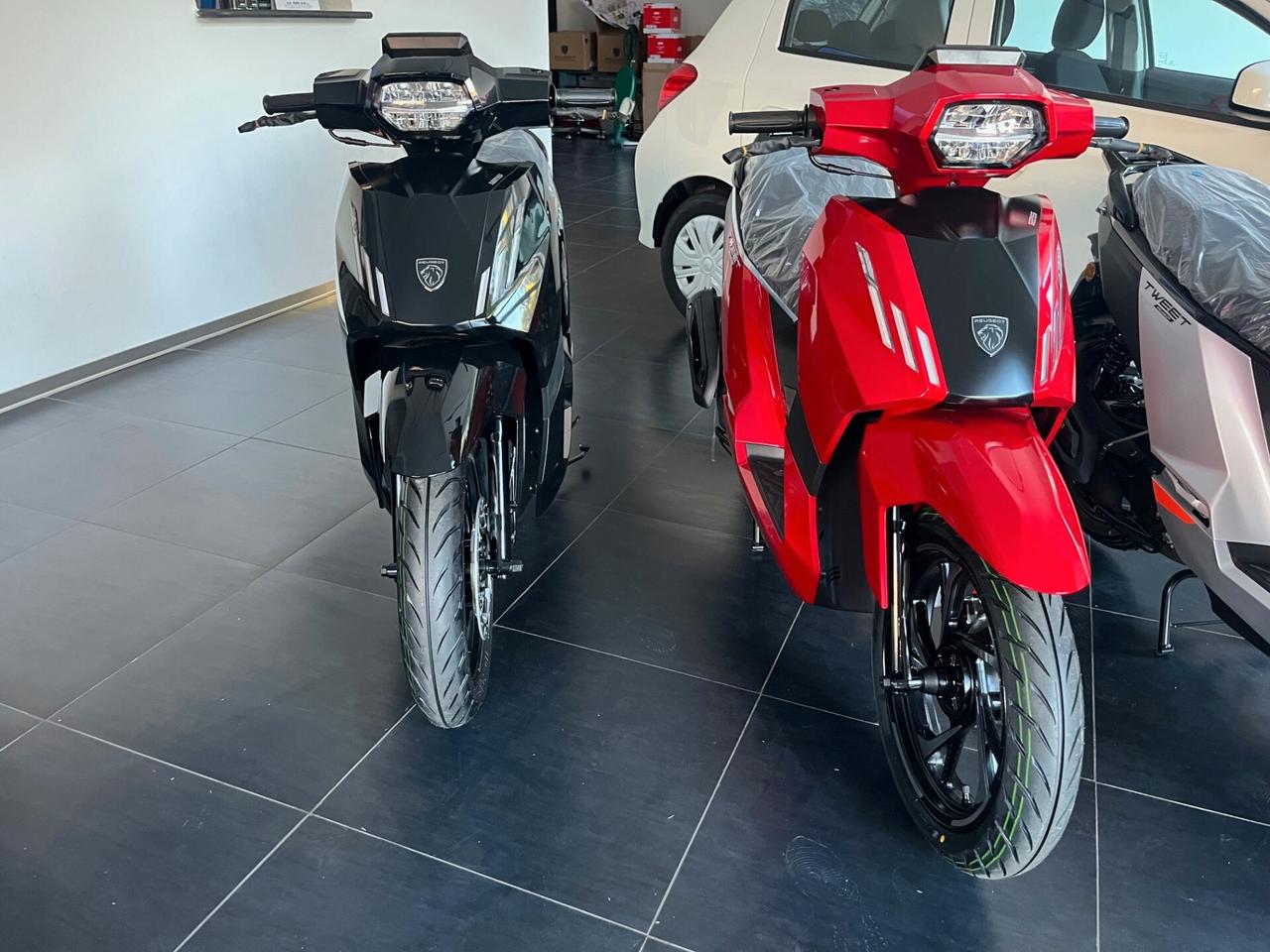 Peugeot Tweet 125 active top case TASSO ZERO
