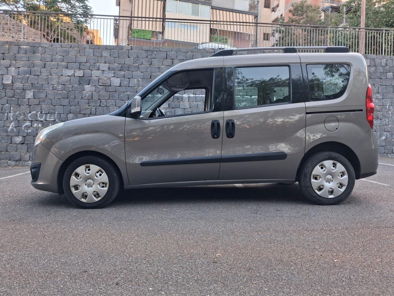 Opel Combo 1.6 CDTi 105CV Cosmo