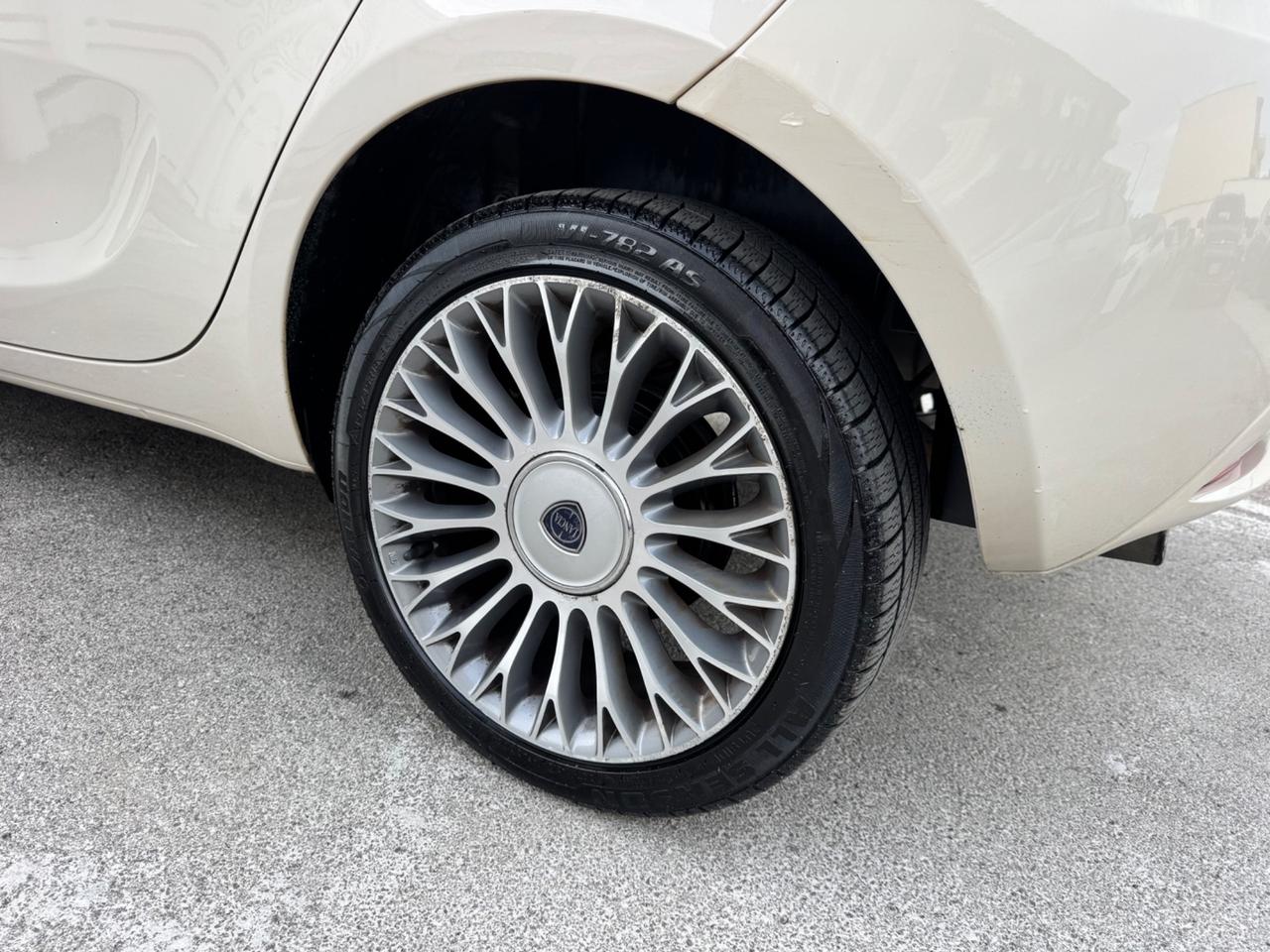 Lancia Ypsilon 1.2 GPL 69CV Ecochic Platinum 2017