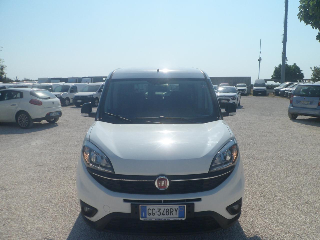 Fiat Doblo 5 posti maxi autocarro