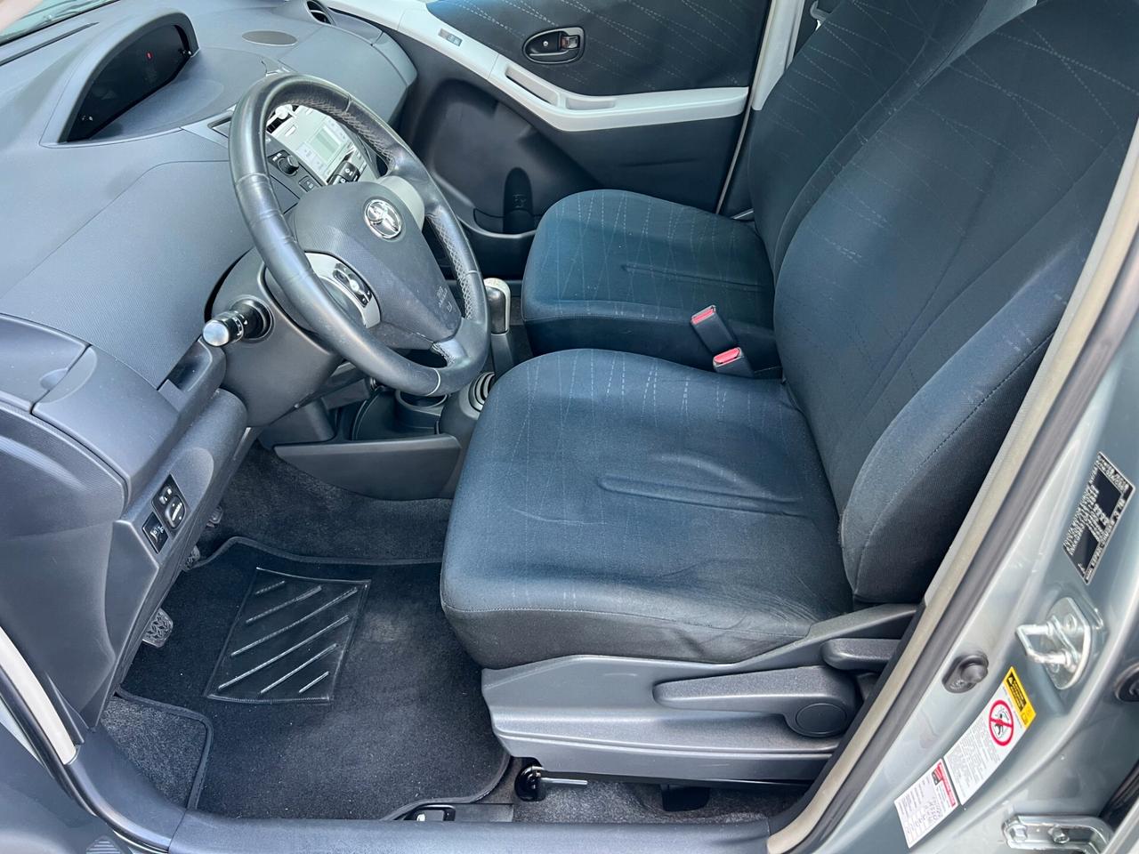 Toyota Yaris 1.0 5 porte/GARANZIA
