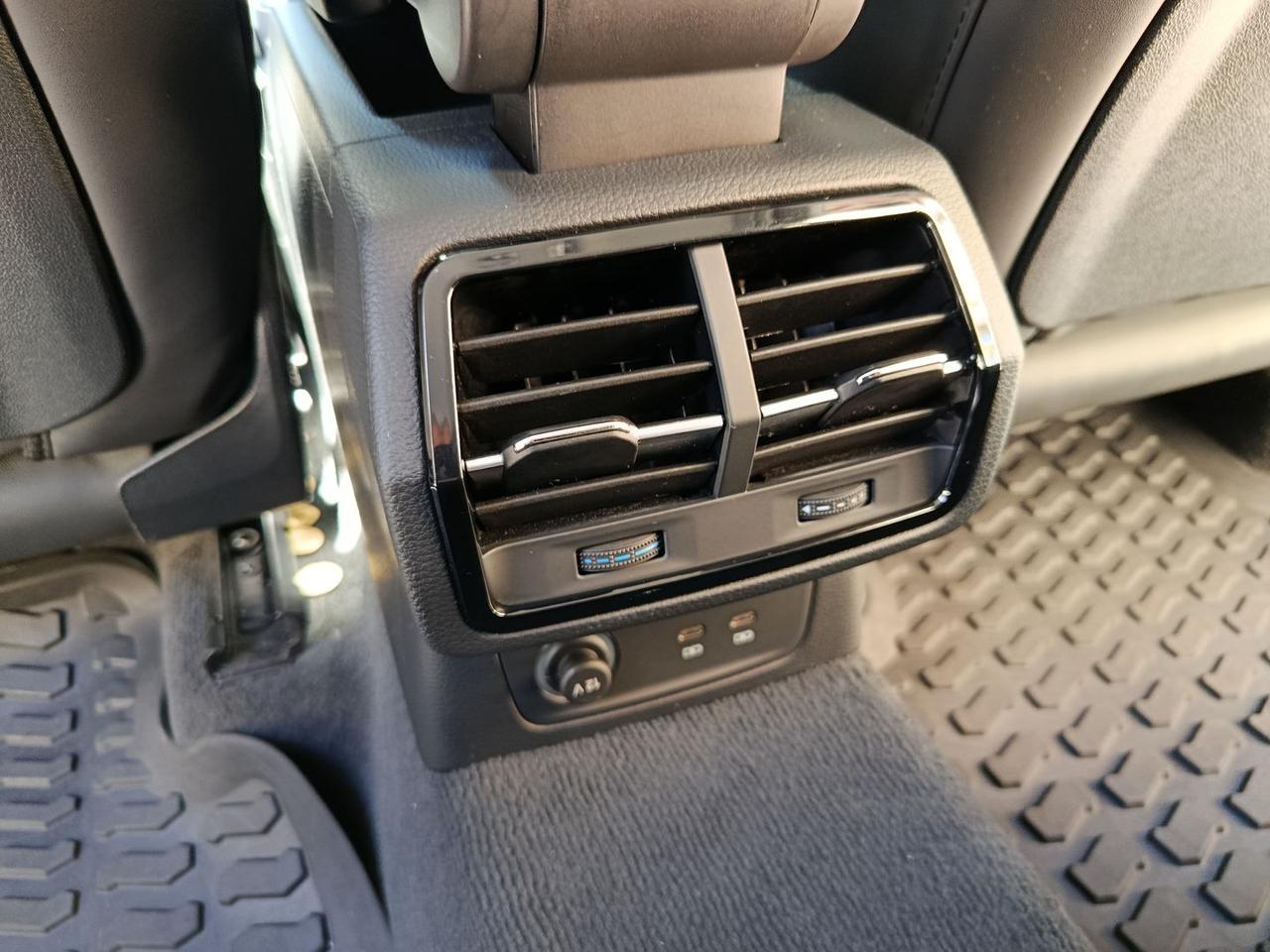 Audi Q3 2.0 TDI Business #6230
